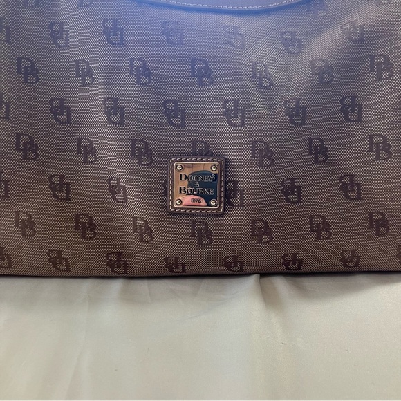 VINTAGE EARLY 2000s Dooney&Burke Taupe Signature Nylon Tote - Picture 3 of 16